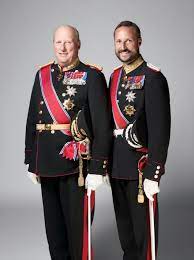 Kong harald v, født 21. Norwegian Crown Prince Haakon Has Assumed The Role Of Regent While The King Recovers Scandasia