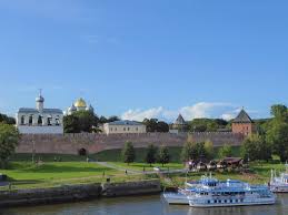 Nowgorod — nowgorod, 1) russisches gouvernement, zwischen wologda, jaroslaw, twer, yskow, petersburg u. Weliki Nowgorod Die Wiege Des Antiken Russlands Liden Denz