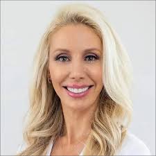 Jillian Schreiber's Instagram, Twitter & Facebook