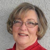 Lea Lowe's Instagram, Twitter & Facebook