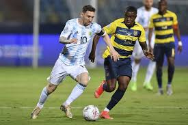 El partido entre argentina y brasil podrás verlo en vivo por tv a través de la señal de sky sports en punto de las 19:00 horas. Argentina Vs Brasil Tanpa Trofi Copa America Messi Tetap Terbaik Halaman All Kompas Com