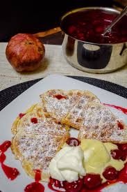 Sauerrahm Waffeln Mit Heissen Kirschen Rezept Mit Bildern Waffeln Rezept Internationale Rezepte Lebensmittel Essen
