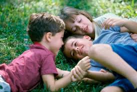 Resultado de imagen para el desarrollo emocional del niÃ±o actividades y consejos para cada etapa