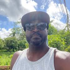 When is you name Vybz Kartel n you bored so you just call your club owner  friend and tell him fi open di whole club (Mecca 🇯🇲) just for you and your