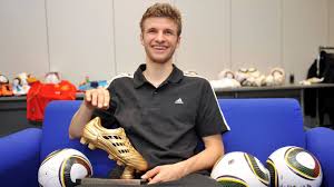 Check out his latest detailed stats including goals, assists, strengths & weaknesses and match ratings. Muller 2010 Lausbub Wird Torschutzenkonig Dfb Deutscher Fussball Bund E V