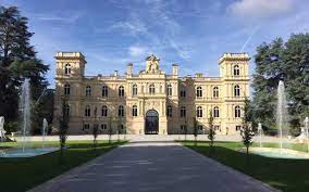 Find hotels near chateaux de ferrieres, france online. Le Chateau De Ferrieres Helifirst