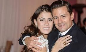Enrique peña nieto is a mexican politician and member of the institutional revolutionary party (partido revolucionario institucional, pri). Paulina Pena Nieto Celebro A Su Papa Con Varias Fotos Del Baul De Los Recuerdo