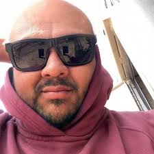 The F51 forged wheel by TIS. 22x12