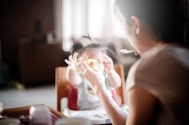 6 Wichtige Fakten Uber Baby Led Weaning Aktion Kleinkind Ernahrung