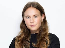 Färgerna, plaggen, skorna, väskorna, smyckena för sommaren 2025