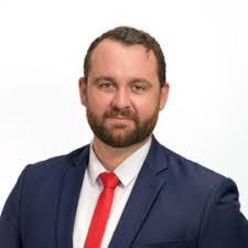 Damien Rowe's Instagram, Twitter & Facebook