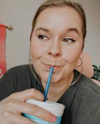 Julie Jo's Instagram, Twitter & Facebook