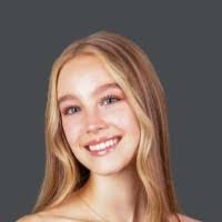 Sarah Moretz's Instagram, Twitter & Facebook