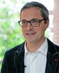 Digitaler Service/Assistance: "WayGuard"-App der AXA begleitet Frauen nach  Hause