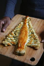Dorer le sapin au jaune d'œuf. Sapin Feuillete Au Pesto Passion Culinaire By Minouchka