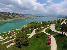 Afterwards, visit the germanicia mosaic field archaeological site, the castle of kahramanmaraş, grand mosque and taş medrese.take a lunch break at one of the restaurants in the bazaar and top it off with. Menzelet Baraji Piknik Alani Kahramanmaras Ceyhan Nehri Uzerinde Enerji Uretimi Amaciyla 1980 1989 Yillari Arasinda Insa Edilmis Bi Geziler Seyahat Manzara