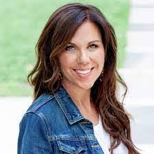 Jill Weed's Instagram, Twitter & Facebook