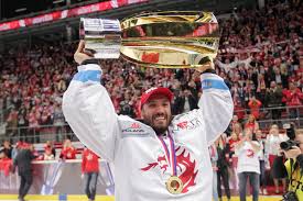 Czech netminder šimon hrubec left a struggling kunlun red star for bob hartley's avangard omsk late last year, an acquisition he says surprised even the coaches at his new club due to their preexisting stable of goalie talent. Party Na Lede Ocelari Pokrtili Novou Halu Na Treti Pokus Zlatem A Maji Druhy Titul Ihned Cz
