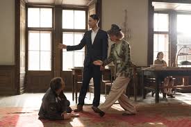 Jojo rabbit, written and directed by taika waititi, based on the novel by christine leunens nine out of 10. Jojo Rabbit On Twitter Take A Look Behind The Scenes Of Jojorabbit Featuring Taikawaititi Sam Rockwell Scarlett Johansson And More