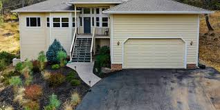 Design Style Quality Ceiling Crown Molding Great Rooms Hand Scraped Hardwood Floors