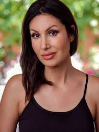 Lauren Heald's Instagram, Twitter & Facebook