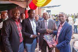 James kariuki waweru, transportation department: Uzivatel Jubilee Party Na Twitteru The Party Executive Director James Waweru Interacting With Visitors At Our Stand Earlier On Today During The Peopledialoguefestival At The National Museums Of Kenya Pdf2020 Https T Co Aumnbdsoqr