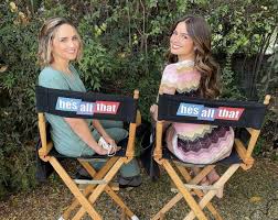 After being humiliated online, an influencer decides to get back at her now ex by taking a dare to turn the school's biggest loser into a . Addison Rae Movie What We Know About Netflix S He S All That