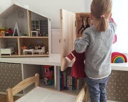 Puppenschrank Selber Bauen Aus Ikea Box Mit Limmaland Puppenschrank Ikea Puppenbett Ikea Kinderzimmer Einrichten