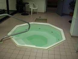 Book quality inn & suites p.e. Jacuzzi Picture Of Quality Inn Suites P E Trudeau Airport Montreal Dorval Tripadvisor