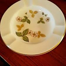 We did not find results for: Ashtray Wild Strawberry White Wedgwood China Dinnerware For Sale Ebay