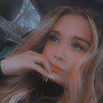 Laura Killion's Instagram, Twitter & Facebook