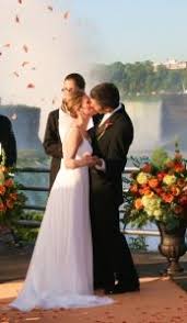 Wedding At Niagara Falls So Romantic From The Falls Wedding Chapel Www 586eventgroup Com Niagara Falls Wedding Fall Wedding Chapel Wedding