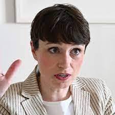 Estella Berger's Instagram, Twitter & Facebook