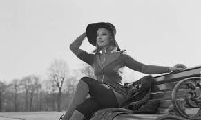 Official raffaella carra' fanpage la mia carriera è stato un continuo sorprendermi e questo è il massimo gioire di una piccola o di una grande cosa mobile.twitter.com/raffaella. Djdu8sayvc2tm
