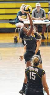 Lakewood soars again, downs Hobbton