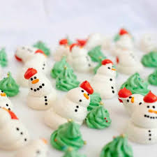 Bonhommes De Neige En Meringue Au Thermomix Dessert Fete Noel 2020 Recette Biscuits De Meringue Meringues Thermomix Dessert Noel Individuel