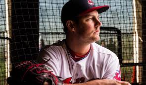 Trevor bauer is seemingly keeping a low profile in california during his paid administrative leave from the dodgers amid sexual assault allegations. Trevor Bauer Von Den Cleveland Indians Baseballs Sheldon Cooper Mit Der Ihr Konnt Mich Attitude