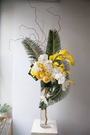 Flower Design Weekly Subscription Nyc Tropical Floral Arrangements Modern Floral Arrangements Yellow Flower Arrangements