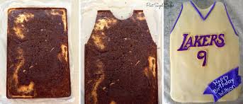 Run by cake designer jenna johnson rayner, patacakes jersey has been creating beautiful cakes since 2011. Laker S Jersey And Basketball Cake Pint Sized Baker