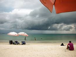 Manchmal regnet es tagelang ueberhaupt nicht, manchmal nur ab und zu und dafuer dann recht… hallo zusammen! Regenzeit In Thailand Travelblog Bangkok Thailand