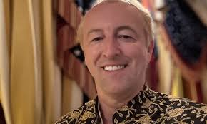 Prince Mario-Max Schaumburg-Lippe: Baby it's cold outside, so Dance,  Stretch & Move INSIDE!