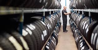 Het grootste en goedkoopste winterbanden assortiment van de benelux. Winterbanden Kopen Zomerbanden Laten Verwisselen Smits Auto