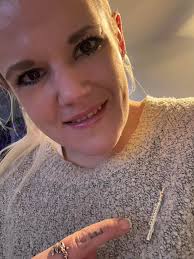 Figured this group would appreciate this! My sister got me a little flute  pin for Christmas. It even came in a little velvet lined flute case (box)!  I love it so much.