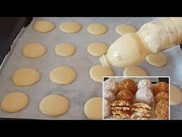 ببيضة واحدة وكأس دقيق حضري كاليط القرعة أو حلوة القرعة قوامها اسفنجي تذوب في الفم Youtube Food Biscuits Breakfast