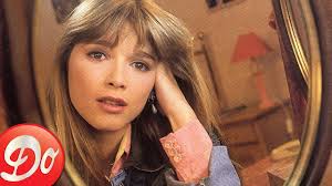 Hélène a quitté sa famille pour aller vivre sur le campus universitaire. Pour Lamour Dun Garcon Mp3 Telecharger