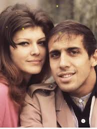 Recent photos of the 87-year-old icon have left fans heartbroken.🤯His once  vibrant spirit seems to have faded, and many can’t believe their  eyes.📸👀Time has been tough