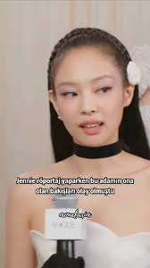 JENNIE, Milano sokaklarında dolaşırken görüntülendi! [ENG] JENNIE was  spotted