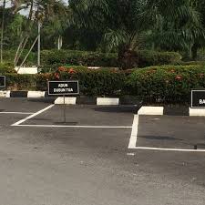 To have a better view of the location pejabat perkhidmatan veterinar daerah ulu langat, pay attention to the streets that are located nearby: Fotografii Na Pejabat Daerah Tanah Hulu Langat Bandar Baru Bangi Selangor
