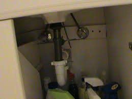 Broken pipe under kitchen sink. How Can I Repair A Broken Bathroom Sink Drain Home Improvement Stack Exchange