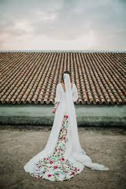 Hope you like this three weddind dresses as much as me maybe next wedding collection will be with some new meshes! 25 Embroidered Floral Wedding Dresses With A Wow Factor Weddingomania